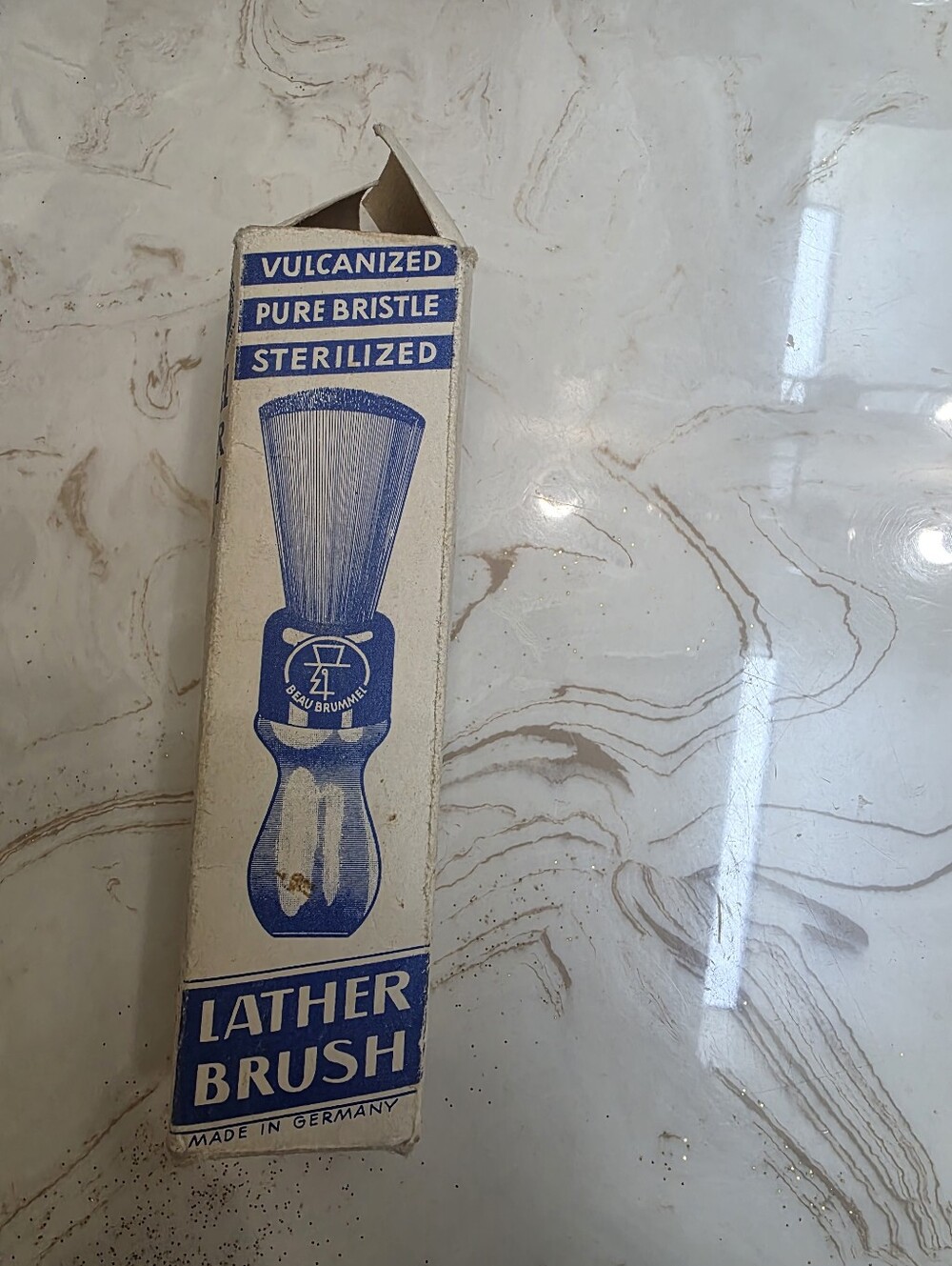 Lather Brush - Blue/White Vintage-Style Shaving Brush - Picture 5 of 8